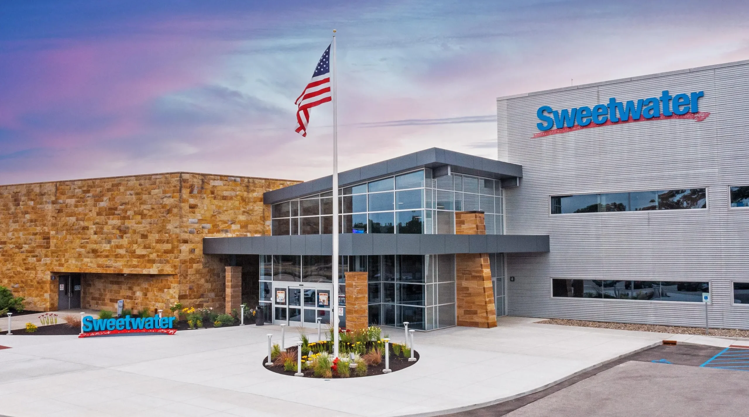 Sweetwater Sound – Crescendo Cafe